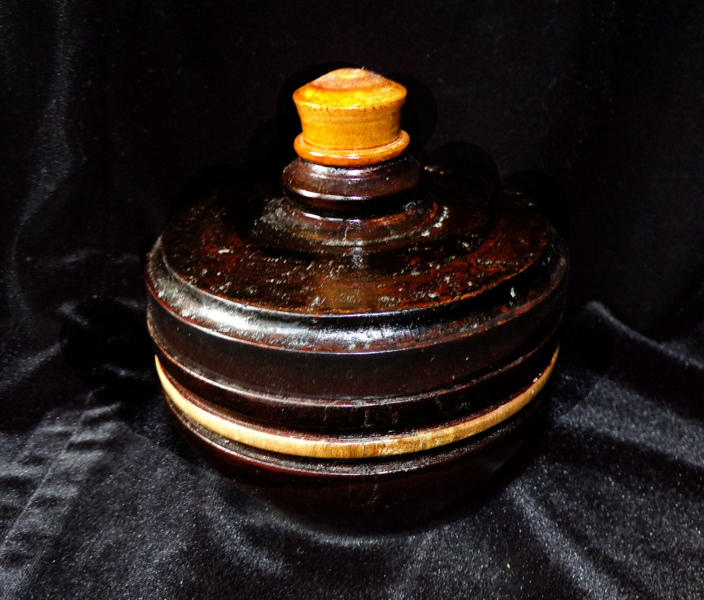 hammered_trinket_box