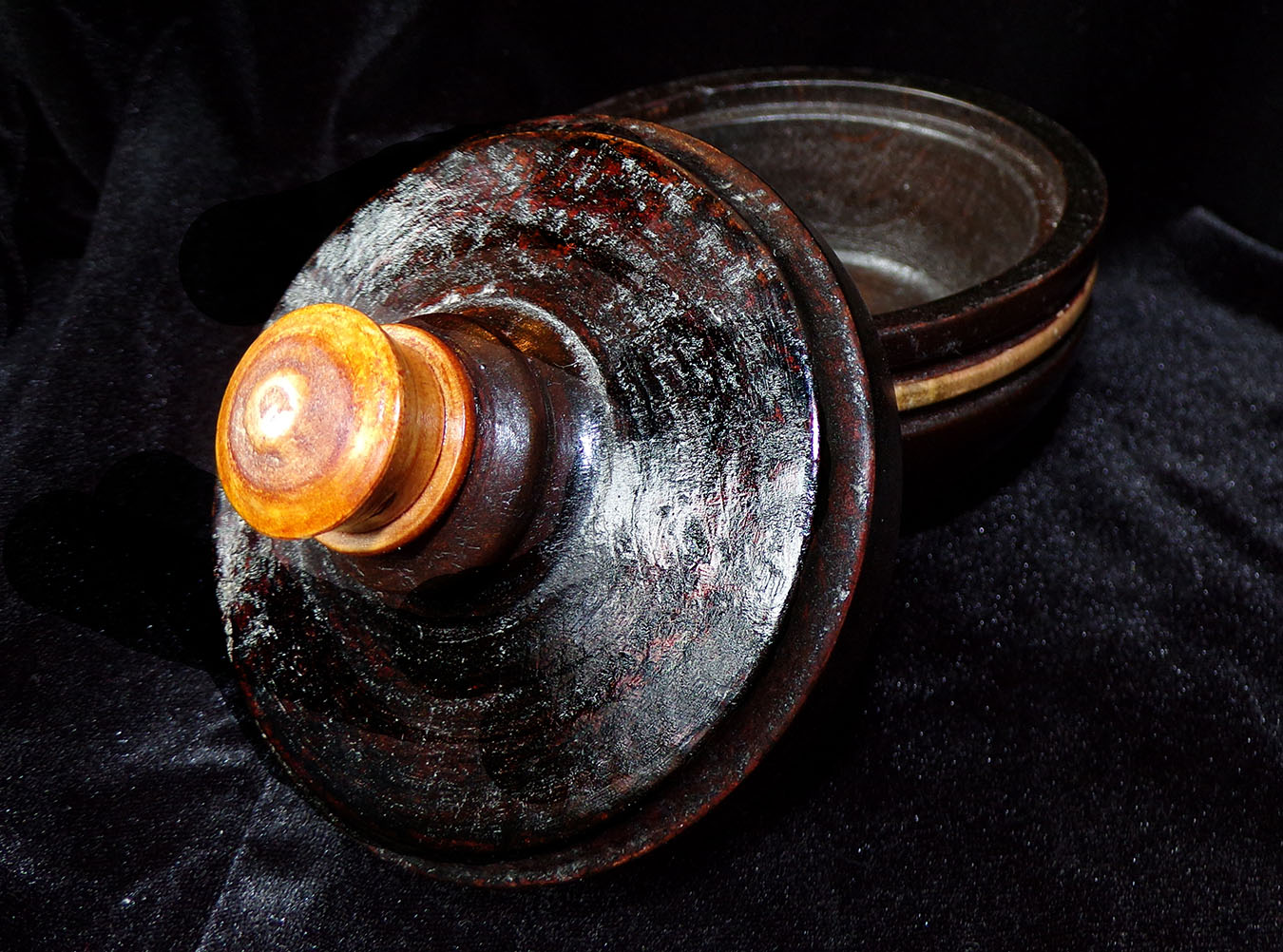 hammered_trinket_box